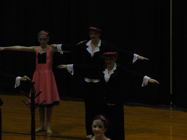 2010 CHRISTMAS-BAILEE DANCE COMP-SCIENCE PROJECT 221.jpg