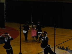 2010 CHRISTMAS-BAILEE DANCE COMP-SCIENCE PROJECT 226.jpg